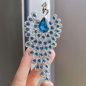Large Blue Peacock Rhinestone Brooch Pin Fashion Accessory Silver Tone Classic